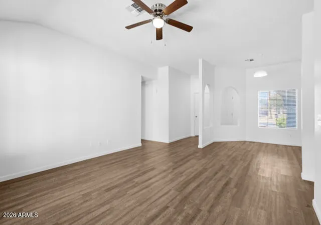 4th image of 10111 W Colter St, Glendale, AZ 85307 | MLS# 7058068