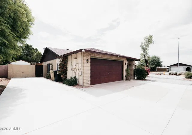 3rd image of 9801 N 49Th Ln, Glendale, AZ 85302 | MLS# 7057991
