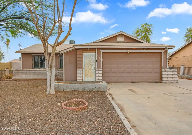 1st image of 8042 W Elm St, Phoenix, AZ 85033 | MLS# 7062592