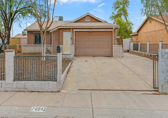 3rd image of 8042 W Elm St, Phoenix, AZ 85033 | MLS# 7062592