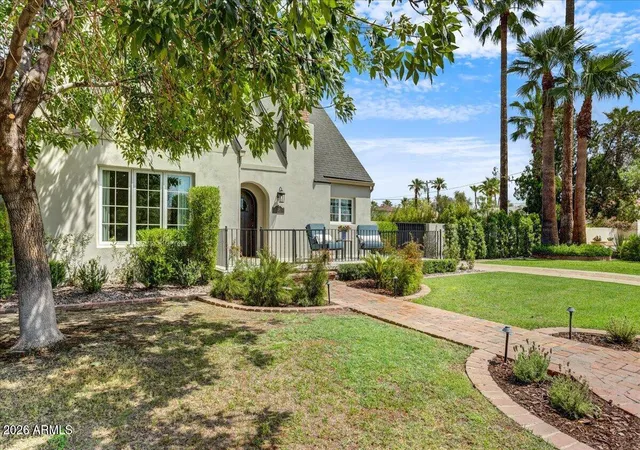 3rd image of 324 W Monte Vista Rd, Phoenix, AZ 85003 | MLS# 7066432