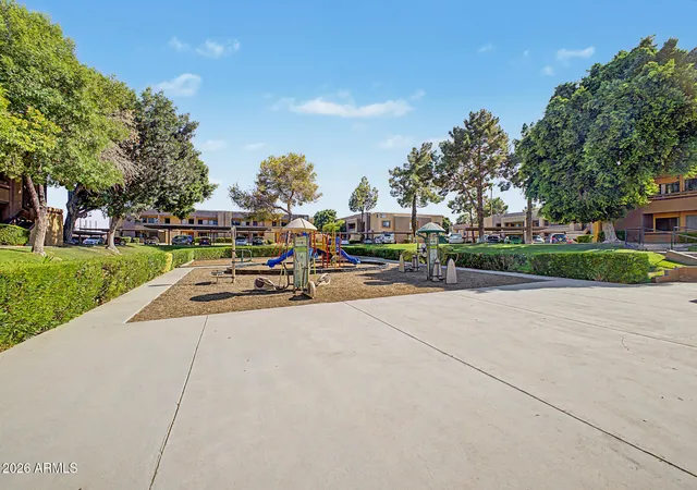 2nd image of 3535 W Tierra Buena Ln, Phoenix, AZ 85053
