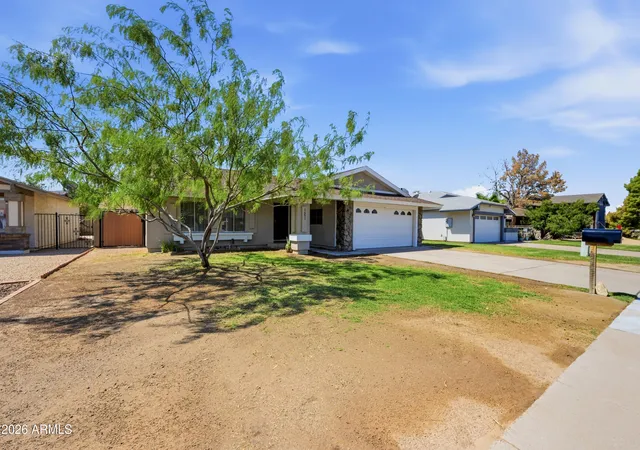 2nd image of 1651 E Apollo Rd, Phoenix, AZ 85042 | MLS# 7069104