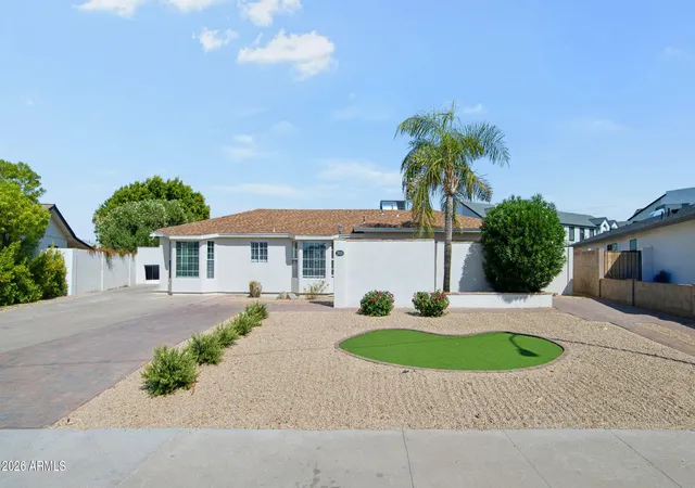 2nd image of 2929 N 55th Pl, Phoenix, AZ 85018 | MLS# 7062402