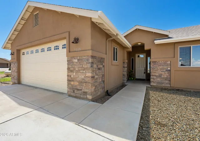 Photo 3 of Single family home for sale at 7315 E Gumtree Ln, Prescott Valley, AZ 86315 | MLS# 7059117 | Listing updated on 2026-09-18