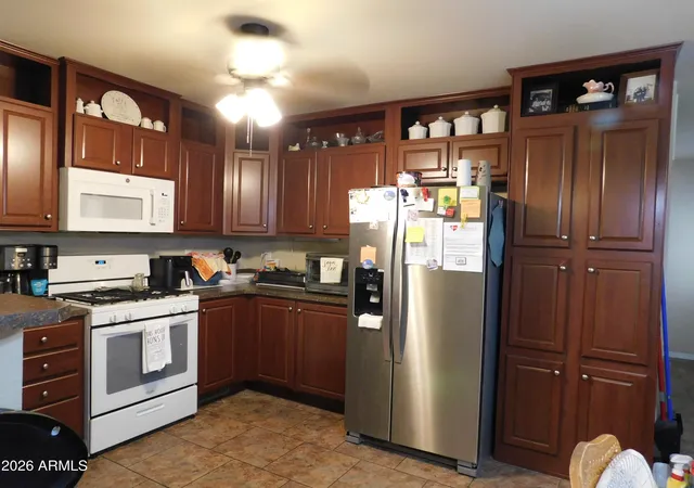 Photo 3 of Manufactured home for sale at 351 N Meridian Rd #42, Apache Junction, AZ 85120 | MLS# 7058501 | Listing updated on 2026-08-11