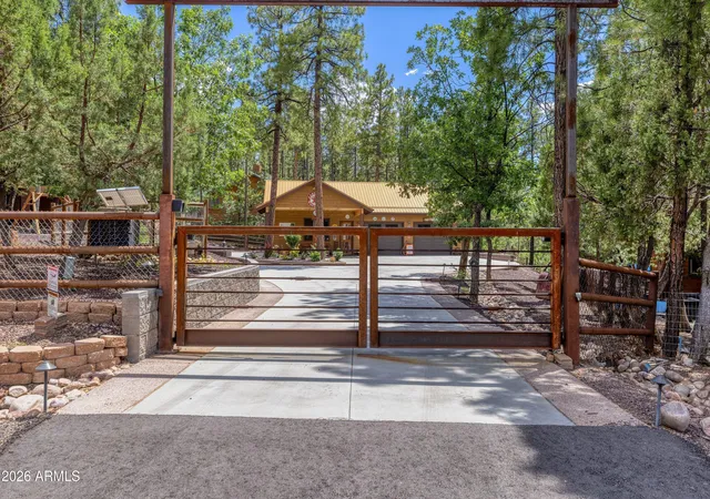 Photo 4 of Sale Pending at 749 Pine Fir Ln, Pinetop, AZ 85935 | MLS# 7058322 | Listing updated on 2026-08-27