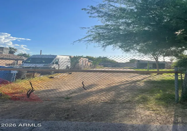 1st image of 1140 N 32nd Ave, Phoenix, AZ 85009 | MLS# 7060100