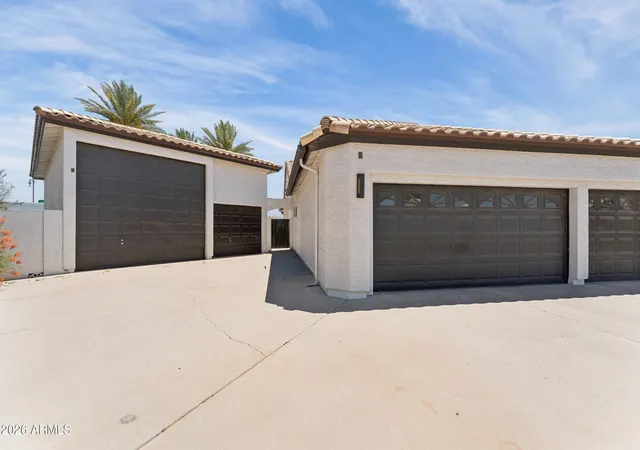 3rd image of 3016 W Ironwood Cir, Chandler, AZ 85226 | MLS# 7059340