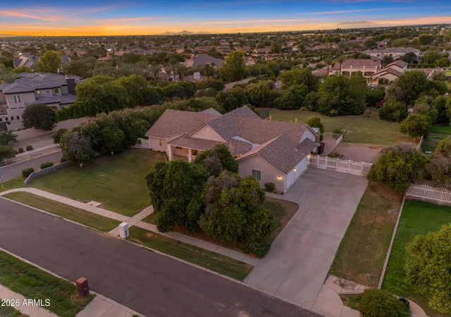 3rd image of 18110 E Sunnybrook Ln, Gilbert, AZ 85298 | MLS# 7060812