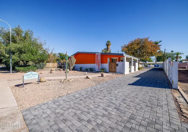 Photo 2 of Townhouse for sale at 2947 N 39th Street, Phoenix, AZ 85018 | MLS# 7060274 | Listing updated on 2026-10-01