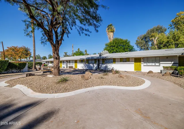 Photo 3 of Townhouse for sale at 2947 N 39th Street, Phoenix, AZ 85018 | MLS# 7060274 | Listing updated on 2026-10-01