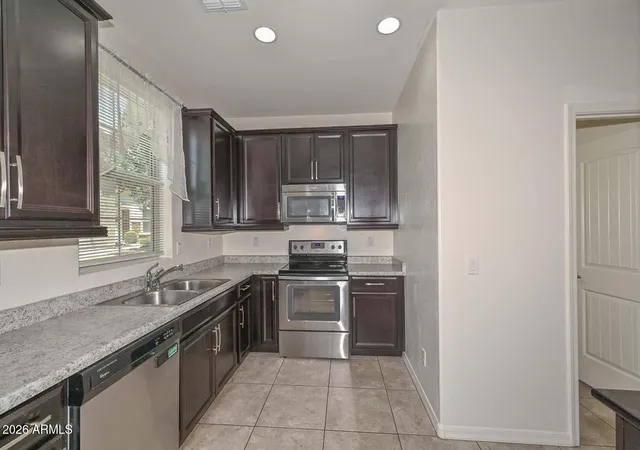 5th image of 17732 W Mandalay Ln, Surprise, AZ 85388 | MLS# 7058843