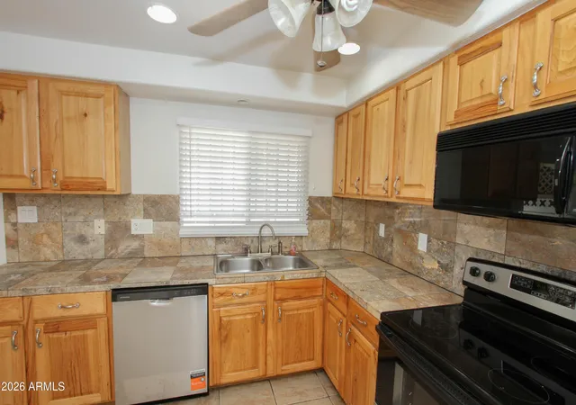 Photo 3 of Townhouse for sale at 6538 N 43rd Avenue, Glendale, AZ 85301 | MLS# 7058939 | Listing updated on 2026-09-09