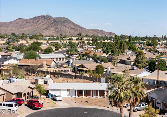 Photo 4 of Single family home for sale at 2919 W Mandalay Ln, Phoenix, AZ 85053 | MLS# 7058754 | Listing updated on 2026-09-21