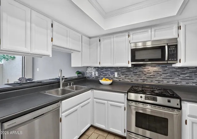 Townhouse for sale at 821 E Redondo Dr, Tempe, AZ 85282 | MLS# 7058768