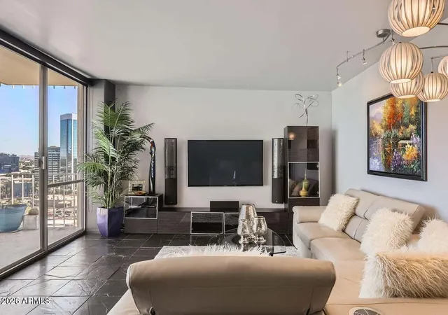 2nd image of 207 W Clarendon Ave #G18, Phoenix, AZ 85013 | MLS# 7058844
