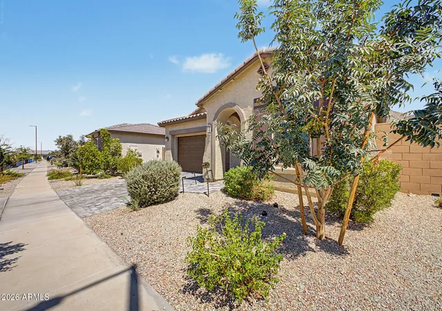 Photo 4 of Single family home for sale at 433 E Spirit Trl, Phoenix, AZ 85042 | MLS# 7058853 | Listing updated on 2026-09-09
