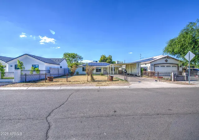 Photo 2 of Sale Pending at 3204 W Monte Vista Rd, Phoenix, AZ 85009 | MLS# 7059150 | Listing updated on 2026-08-25