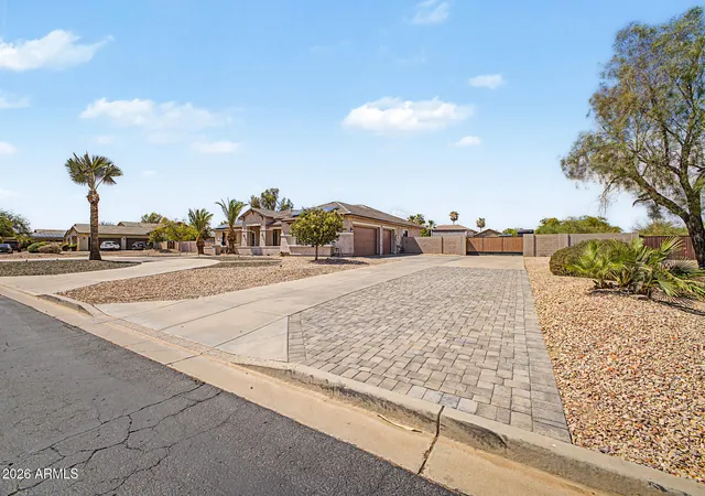 3rd image of 14284 W Becker Ln, Surprise, AZ 85379 | MLS# 7059487