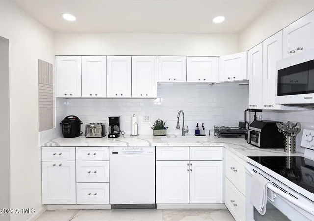 Photo 3 of Single family home for sale at 10013 W Desert Forest Cir, Sun City, AZ 85351 | MLS# 7060137 | Listing updated on 2026-08-18