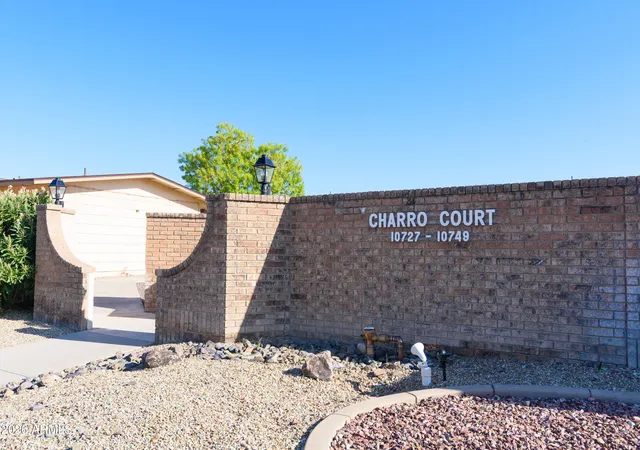 Photo 3 of Townhouse for sale at 10727 W Santa Fe Dr, Sun City, AZ 85351 | MLS# 7073072 | Listing updated on 2026-09-12