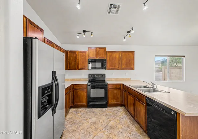 Photo 4 of Single family home for sale at 3902 E Pinto Valley Rd, San Tan Valley, AZ 85143 | MLS# 7058951 | Listing updated on 2026-10-09