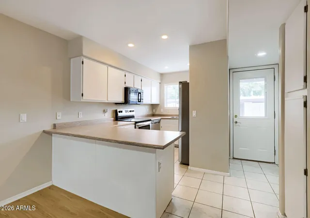 Photo 4 of Townhouse for sale at 860 N Mcqueen Rd #1119, Chandler, AZ 85225 | MLS# 7060277 | Listing updated on 2026-08-27