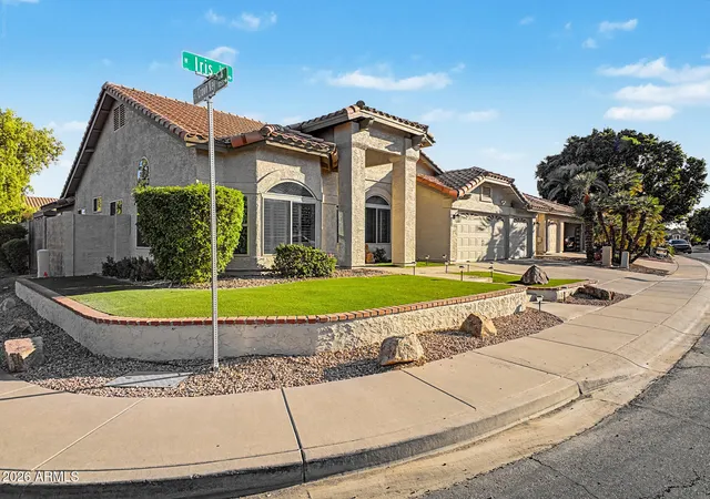 Photo 3 of Single family home for sale at 1149 W Iris Dr, Gilbert, AZ 85233 | MLS# 7058992 | Listing updated on 2026-10-01