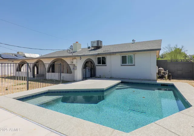 2nd image of 5802 N 61st Dr, Glendale, AZ 85301 | MLS# 7059745