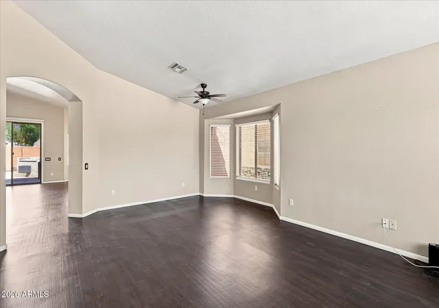 4th image of 4034 W Chisum Trl, Phoenix, AZ 85083 | MLS# 7059418