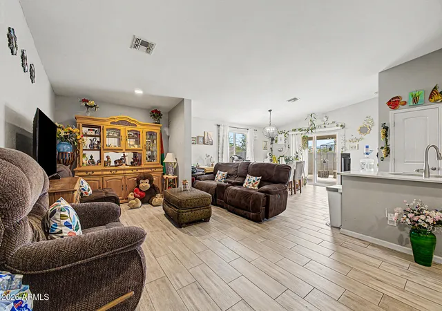 Photo 3 of Single family home for sale at 1939 E Encinas Ln, Phoenix, AZ 85040 | MLS# 7059130 | Listing updated on 2026-09-20