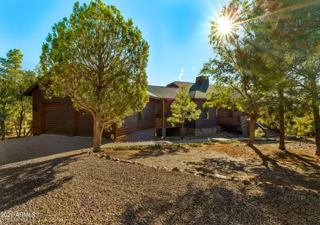 Photo 3 of Single family home for sale at 1600 S Vine Maple Ln, Show Low, AZ 85901 | MLS# 7059069 | Listing updated on 2026-08-11