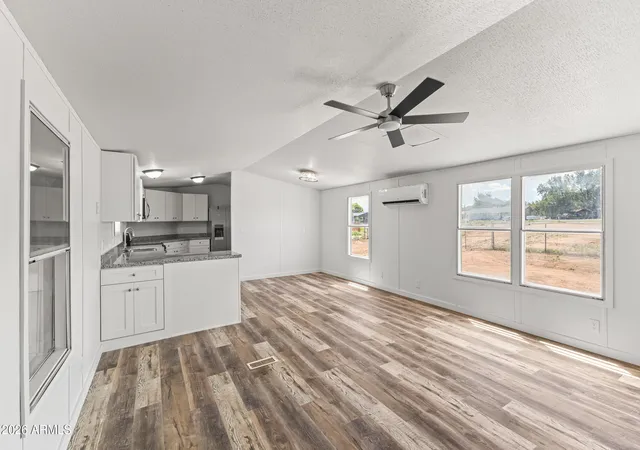Photo 3 of Manufactured home for sale at 1460 W 8th Street N, Saint Johns, AZ 85936 | MLS# 7059206 | Listing updated on 2026-10-07