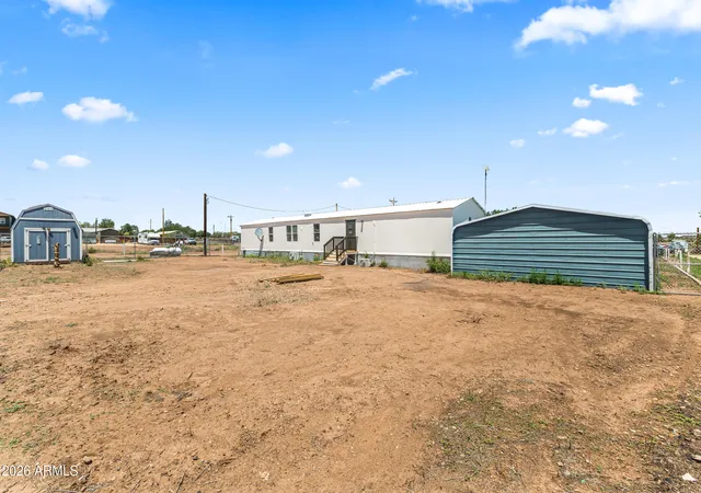 Photo 4 of Manufactured home for sale at 1460 W 8th Street N, Saint Johns, AZ 85936 | MLS# 7059206 | Listing updated on 2026-10-07
