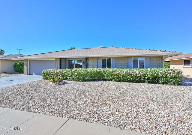 Photo 3 of Sale Pending at 9301 W Glen Oaks Cir N, Sun City, AZ 85351 | MLS# 7059157 | Listing updated on 2026-09-03