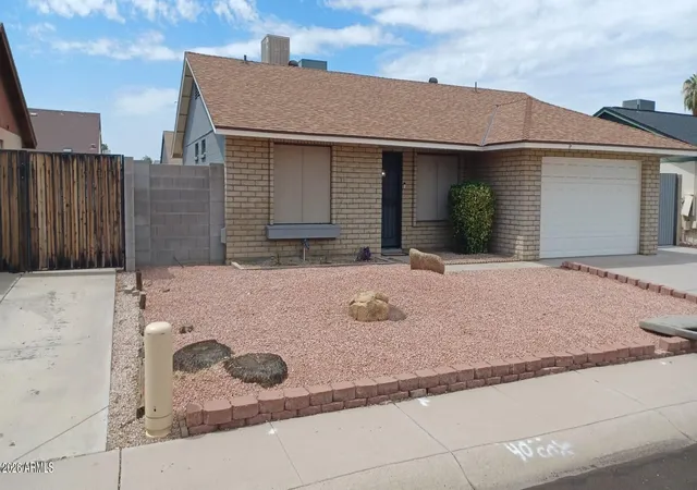 Photo 2 of Single family home for sale at 6533 W Altadena Ave, Glendale, AZ 85304 | MLS# 7060590 | Listing updated on 2026-09-16