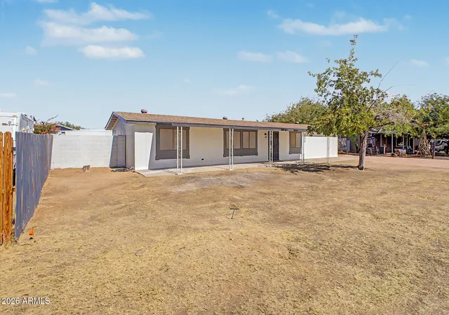 Photo 3 of Sale Pending at 15423 N 69th Drive, Peoria, AZ 85382 | MLS# 7060820 | Listing updated on 2026-08-24