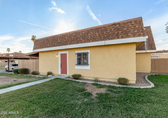 Photo 2 of Townhouse for sale at 3418 W El Caminito Dr, Phoenix, AZ 85051 | MLS# 7059234 | Listing updated on 2026-09-05