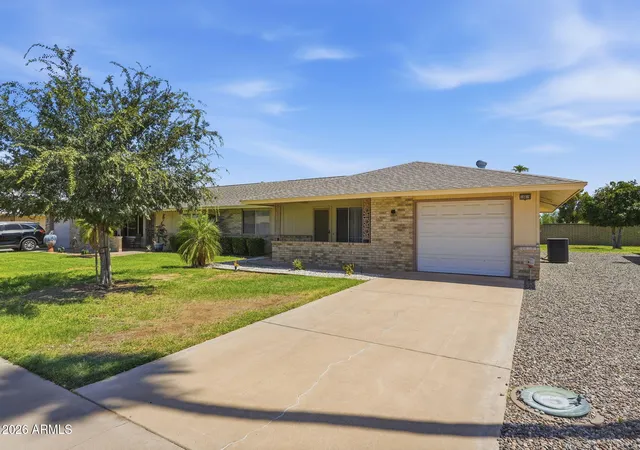 Photo 3 of Townhouse for sale at 10819 W Cameo Dr, Sun City, AZ 85351 | MLS# 7059750 | Listing updated on 2026-08-11