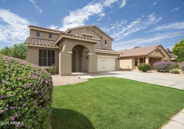 Photo 2 of Single family home for sale at 221 W Tahiti Dr, Casa Grande, AZ 85122 | MLS# 7060192 | Listing updated on 2026-09-17