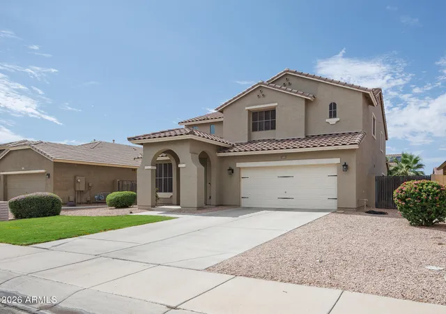 Photo 3 of Single family home for sale at 221 W Tahiti Dr, Casa Grande, AZ 85122 | MLS# 7060192 | Listing updated on 2026-09-17