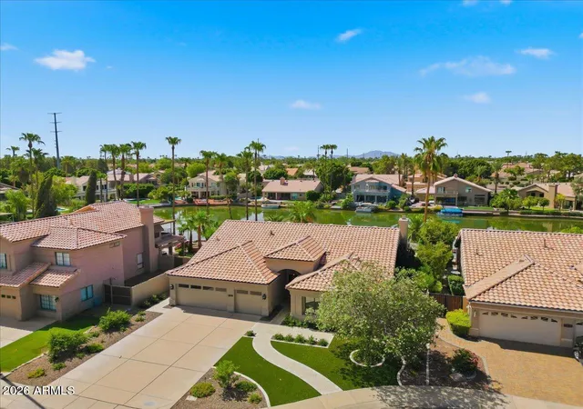 Photo 2 of Sale Pending at 1819 E Monarch Bay Dr, Gilbert, AZ 85234 | MLS# 7059315 | Listing updated on 2026-09-30