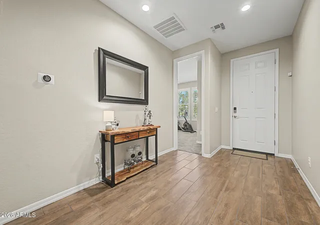 Photo 4 of Single family home for sale at 7641 W Odeum Ln, Phoenix, AZ 85043 | MLS# 7059627 | Listing updated on 2026-09-01