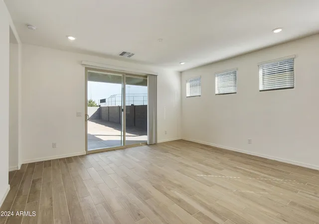 4th image of 17127 W Corrine Dr, Surprise, AZ 85388 | MLS# 7059354