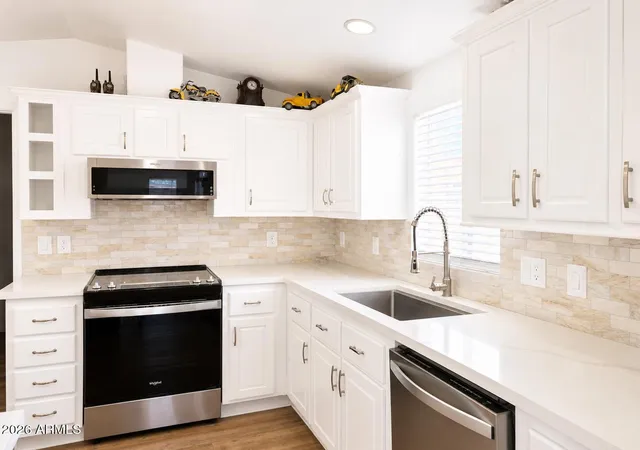 Photo 3 of Manufactured home for sale at 1614 E Villa Rita Dr, Phoenix, AZ 85022 | MLS# 7059536 | Listing updated on 2026-08-11