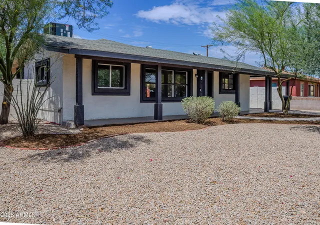 Photo 2 of Single family home for sale at 2936 W Highland Ave, Phoenix, AZ 85017 | MLS# 7060236 | Listing updated on 2026-08-11