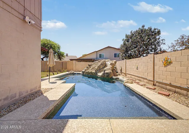 37th image of 3933 W Saguaro Park Ln, Glendale, AZ 85310 | MLS# 7059454