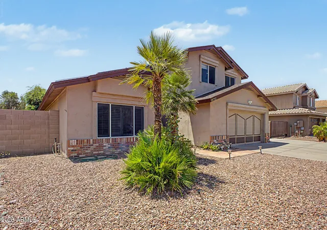 4th image of 3933 W Saguaro Park Ln, Glendale, AZ 85310 | MLS# 7059454