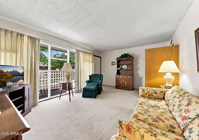 Photo 4 of Sale Pending at 7015 W Wolf St, Phoenix, AZ 85033 | MLS# 7061568 | Listing updated on 2026-10-08